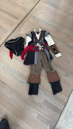Halloween 🎃 Costume 🕵🏾♂️ Size 3/4 $10