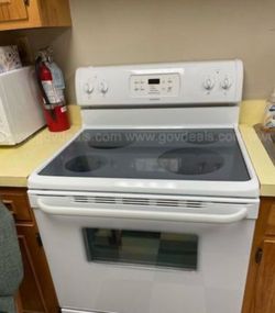 Tappan electric kitchen  stove/oven
