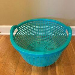 Vintage Laundry Basket Handles Very Sturdy Hamper -