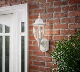 Hampton Bay Alexandria 17.3 in. 1-Light Matte White 180-Degree Motion Sensing Dusk-to-Dawn Outd
