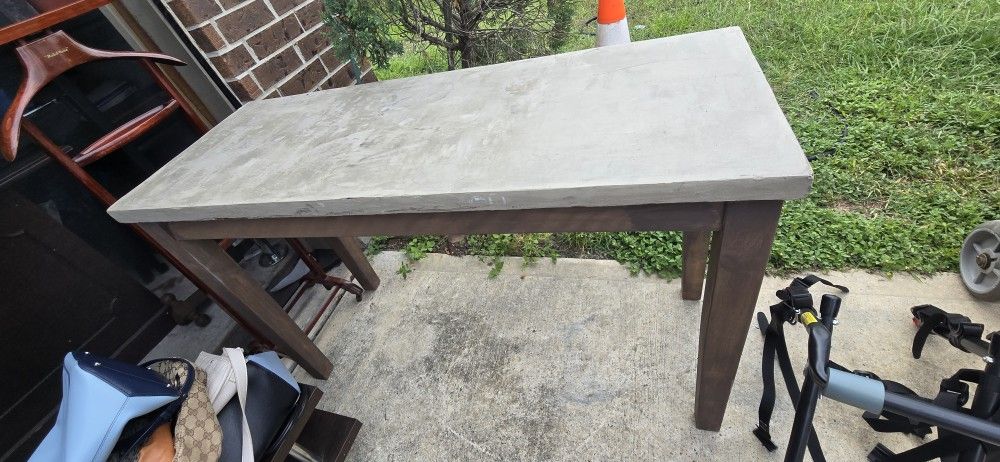 Breakfast / Entry Table