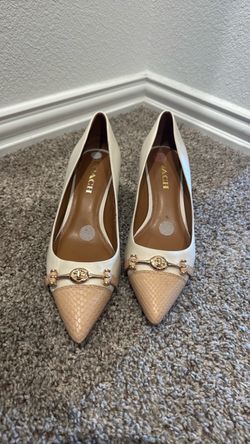 Women pumps