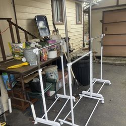 Roll Around Clothes hangers 