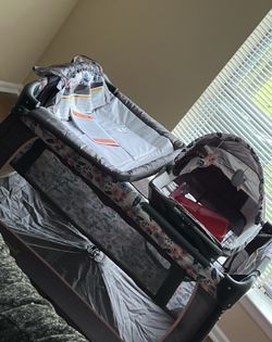 Baby Trend Deluxe II Nursery Center 