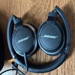 Bose Quiet Comfort Headphones With Case
