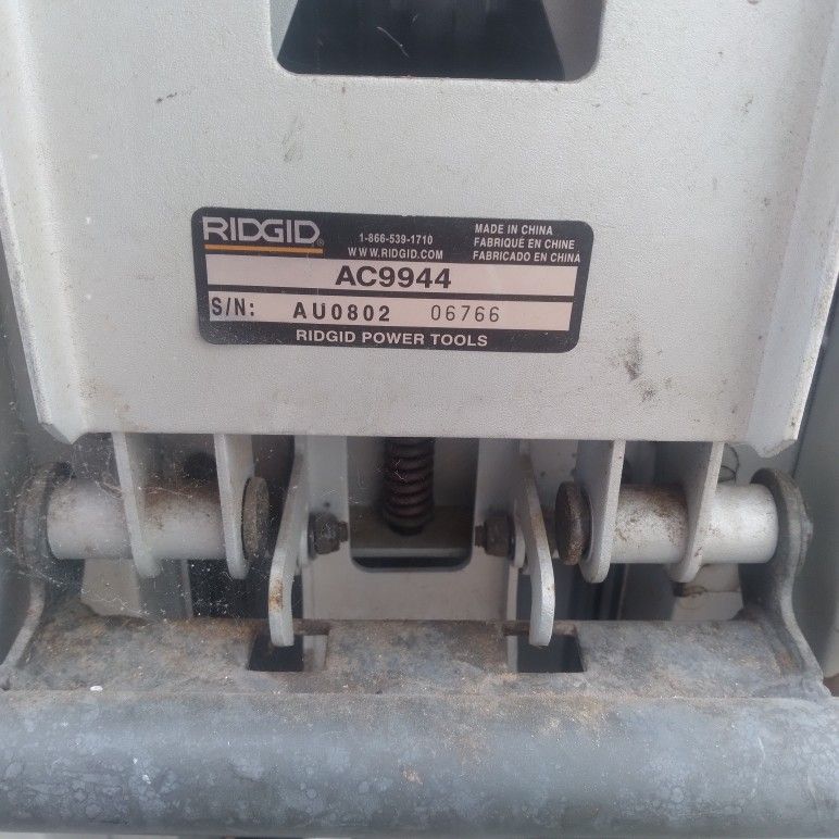 Ridgid classic heavy duty miter saw cart stand 2 wheels. Missing parts