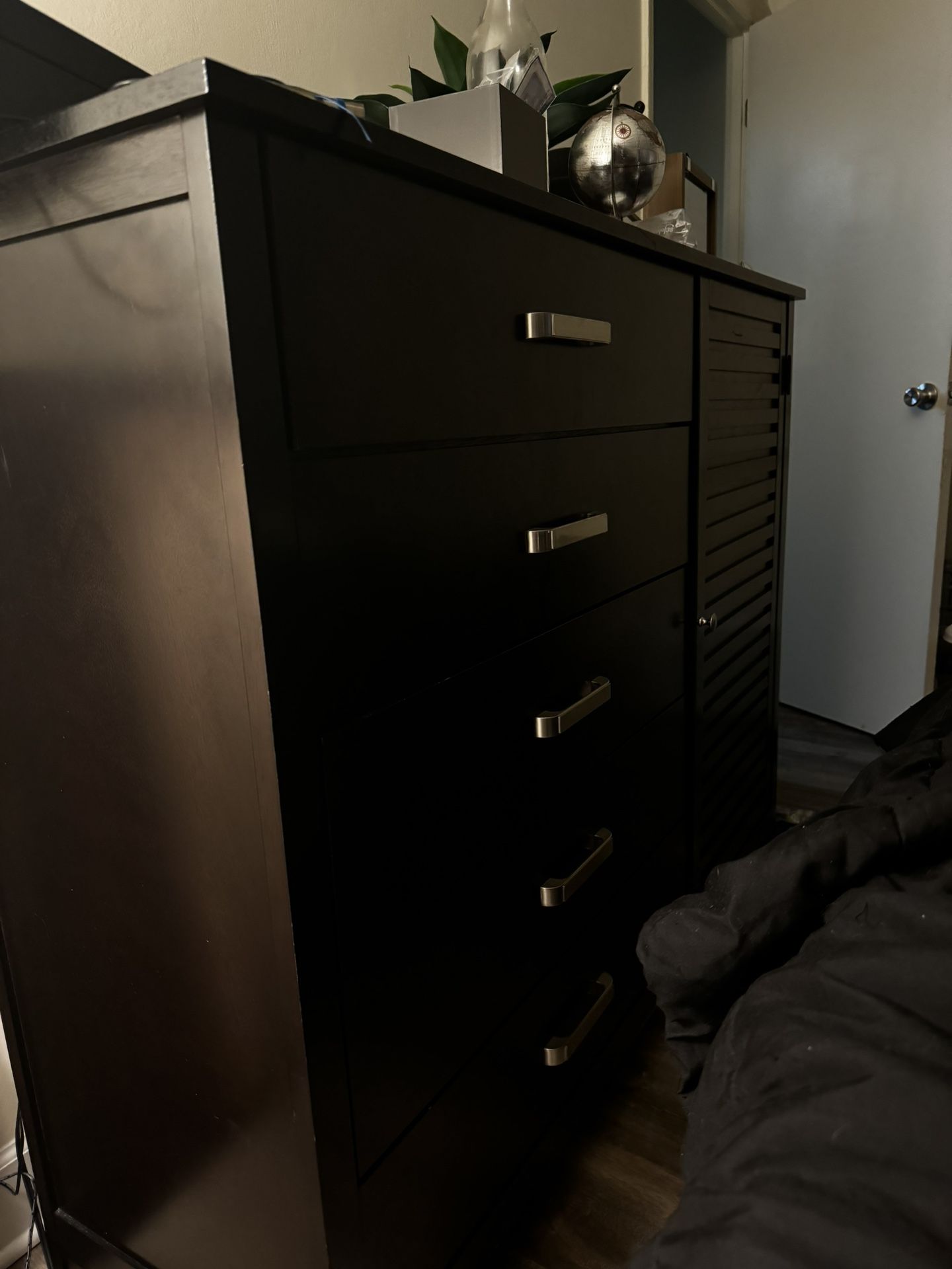 Bedroom Set With end table