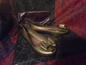 Fashionable purple flats