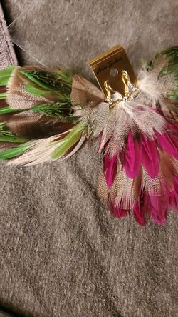 2 pair feather earrings