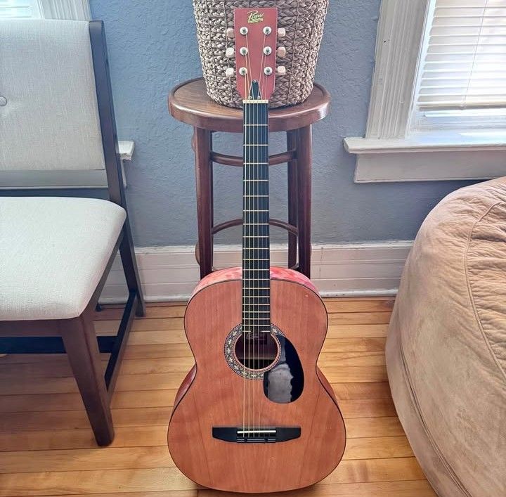Rogue Acoustic Guitar