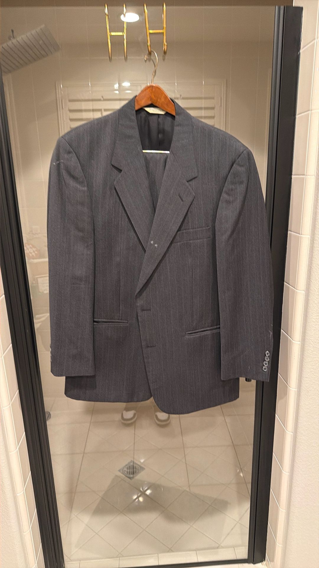 Men’s Dark Grey Suit 43R