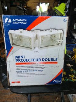 New Lithonia Lighting Twin Head Outdoor Floodlight (300 Watt Halogen)