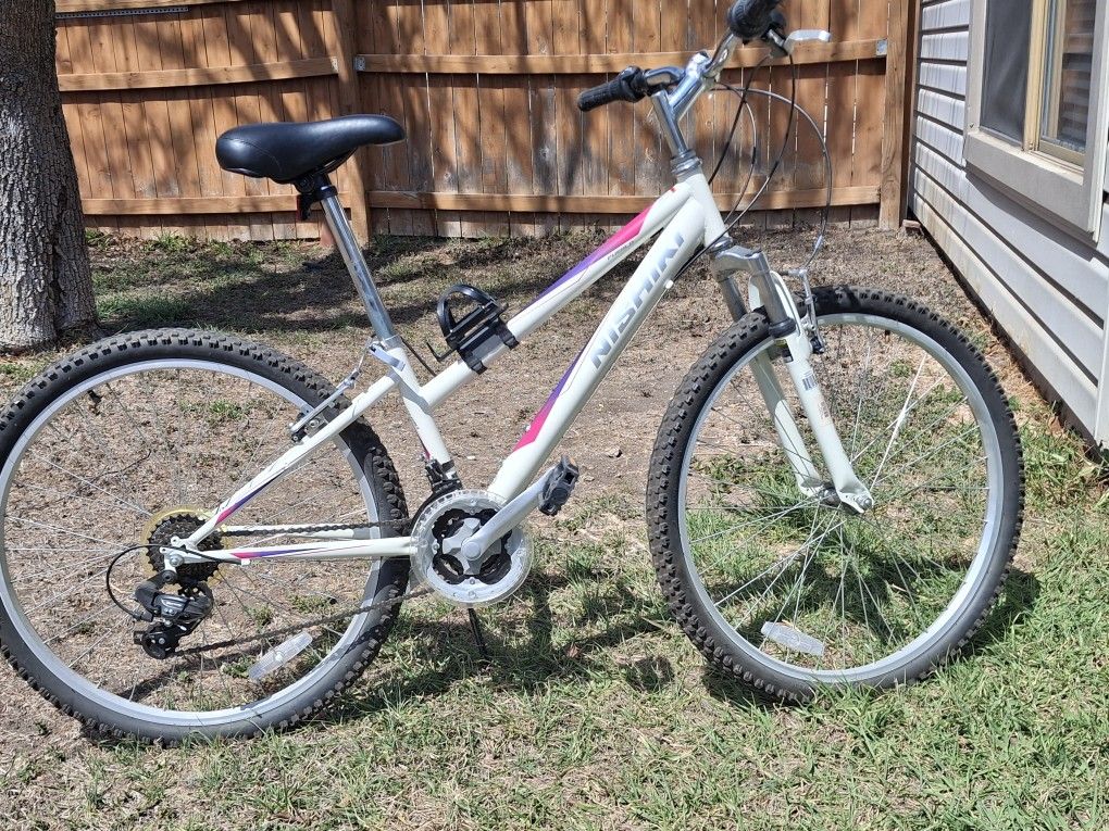 26" Nishiki bike - like New condition