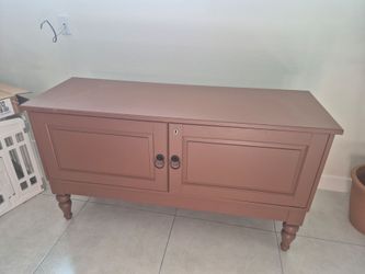 Tv console