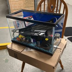 10 GALLON AQUATIC TANK