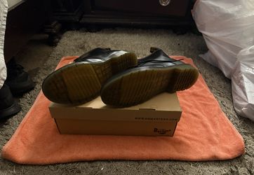 DR MARTENS ICONS *NEW* SIZE 12 MEN