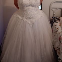 Wedding Dress Size 24 