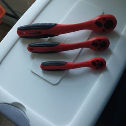 PERFORMANCE TOOL, 3 RATCHETS 1/2" DRIVE,3/8" DRIVE,and 1/4"