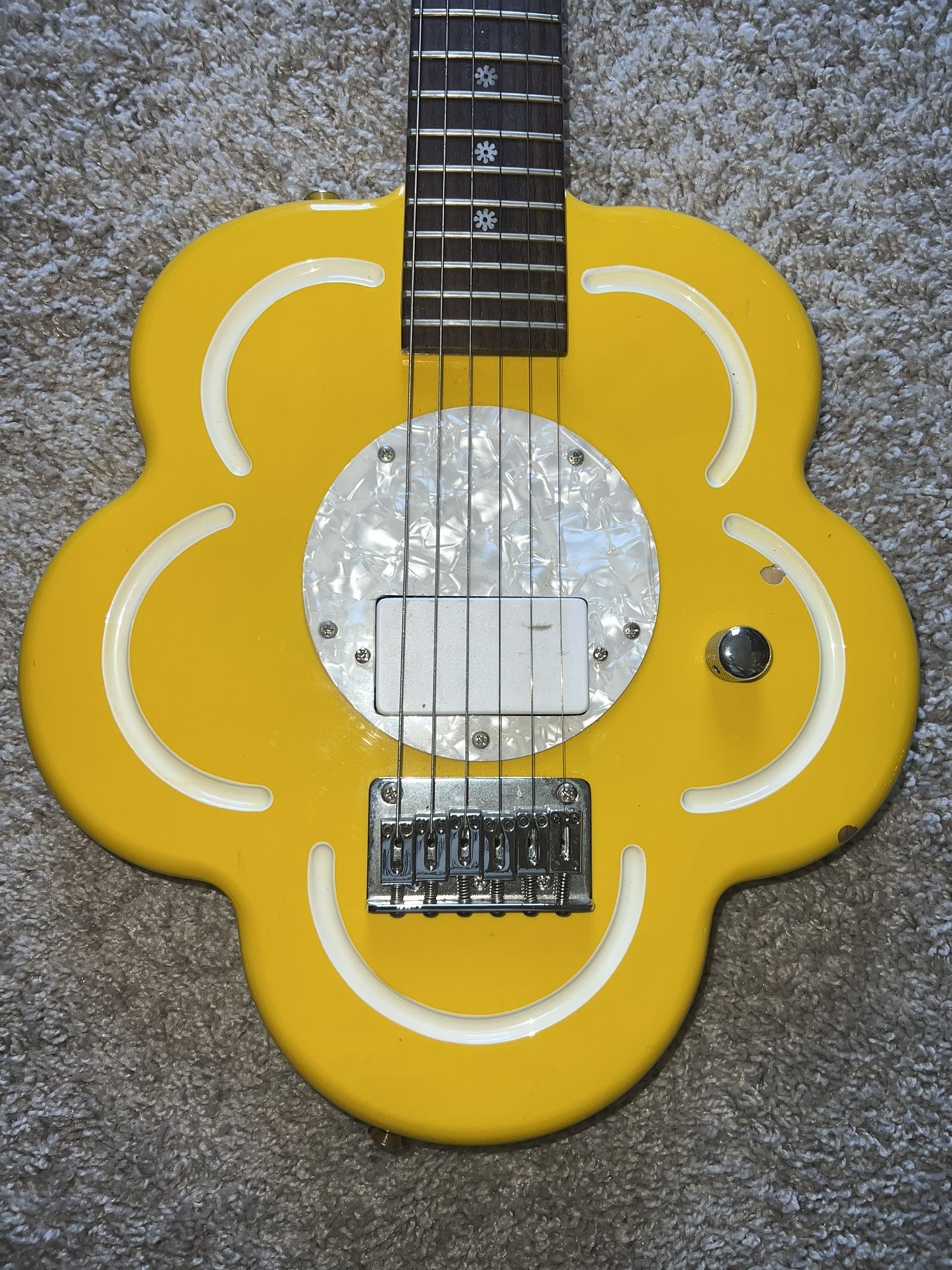Daisy rock yellow flower guitar online