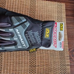 M Pact Gloves New