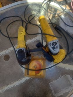 2 DeWalt angle grinders 7A and 11A