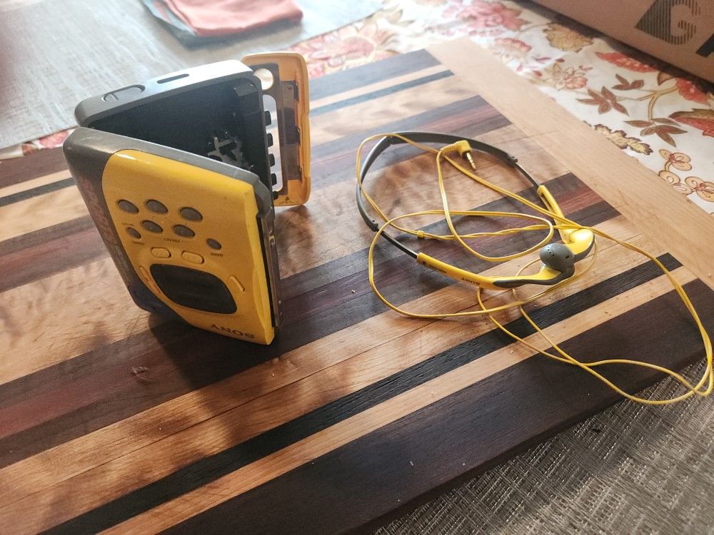 Used SONY Walkman Sports