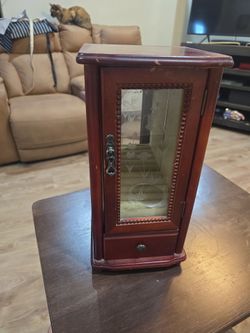 Jewelry box