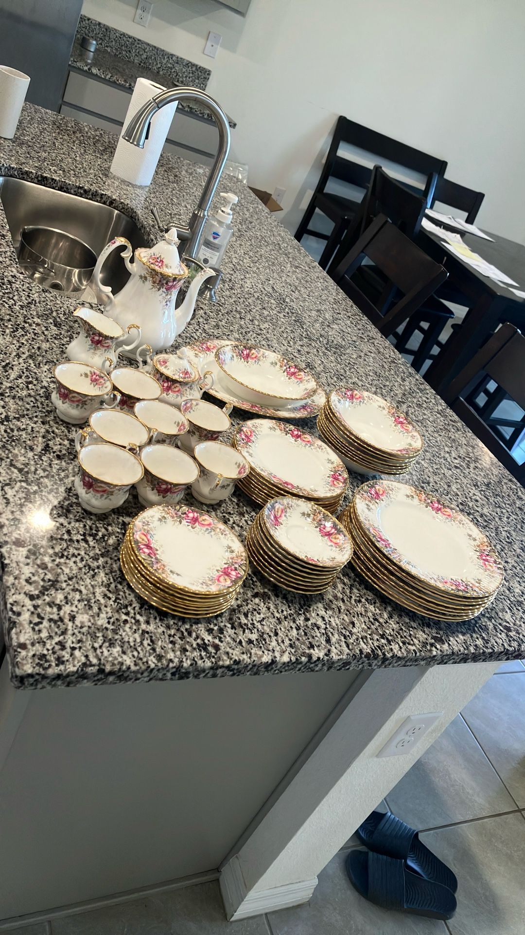 English Fine China Royal Albert 1981