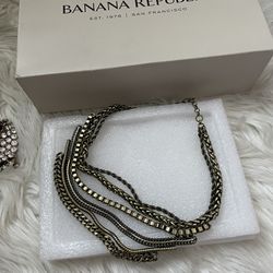 Banana republic vintage necklace!!