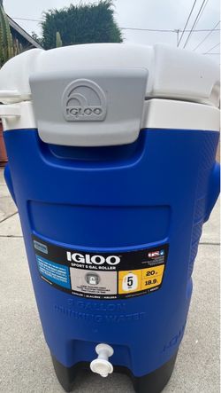 Igloo Sport 5-Gallon Roller Cooler. It is a heavy