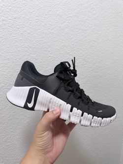 Nike black and white Metcon