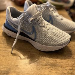 Nike React, Infinity Fly Knit
