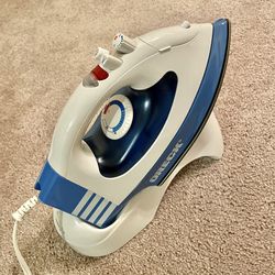 Black & Decker digital Advantage steam iron for Sale in Parker, CO - OfferUp