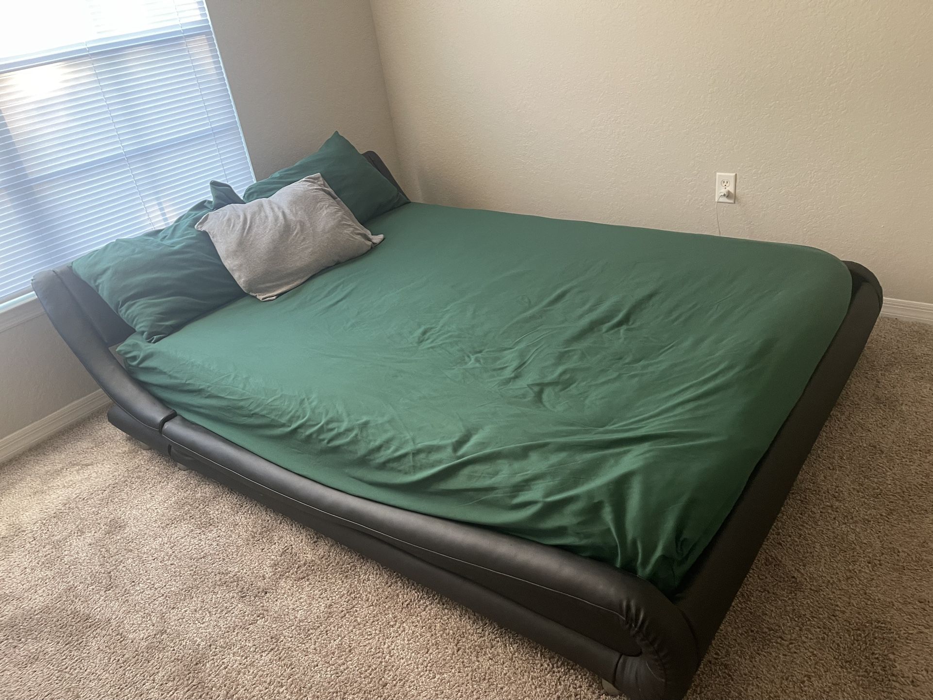 Bed frame with mattress (queen)