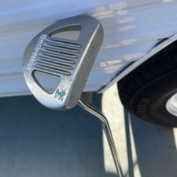 BARBADOS Iceland Series Putter. Right Handed.