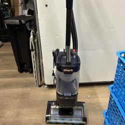 Shark Navigator Lift-Away ADV upright vacuum