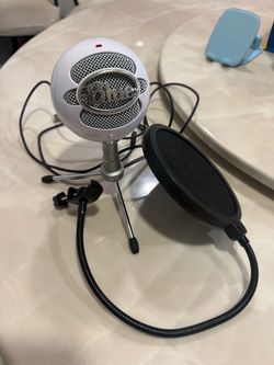 Blue Snowball USB Microphone with Pop Filter