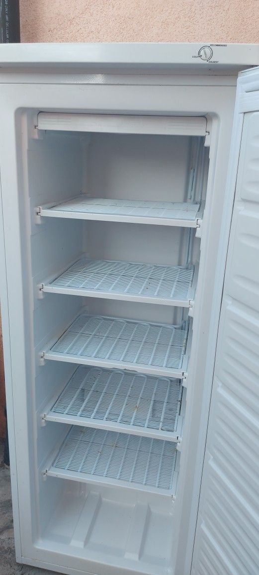 Freezer Grande Color Blanco, Marca MAGIC CHEF