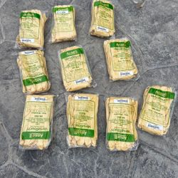 Guantes tamaño grande heavy Duty bolsa de 12 pares pido $10 la bolsa gracias