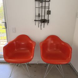 Modernica Case Study Furniture Shell Eiffel Chairs