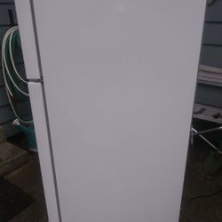 Good Maytage Refrigerator 