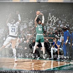 Autographed Celtics Al Horford 16X20 Picture