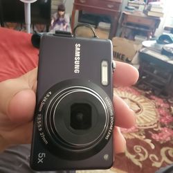 samsung TL110 digital camera works great