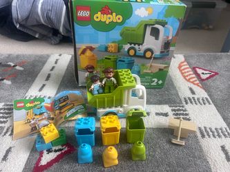 DUPLO Legos Traffic: Garbage Truck and Recycling