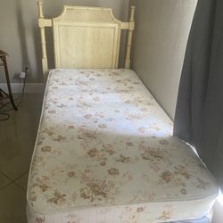 2/twin Size Bed And Mattress/back Board 