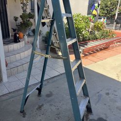 Excellent Condition, Different Sizes Fiberglass Ladders