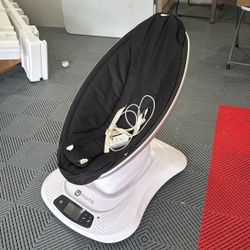 MamaRoo Swing