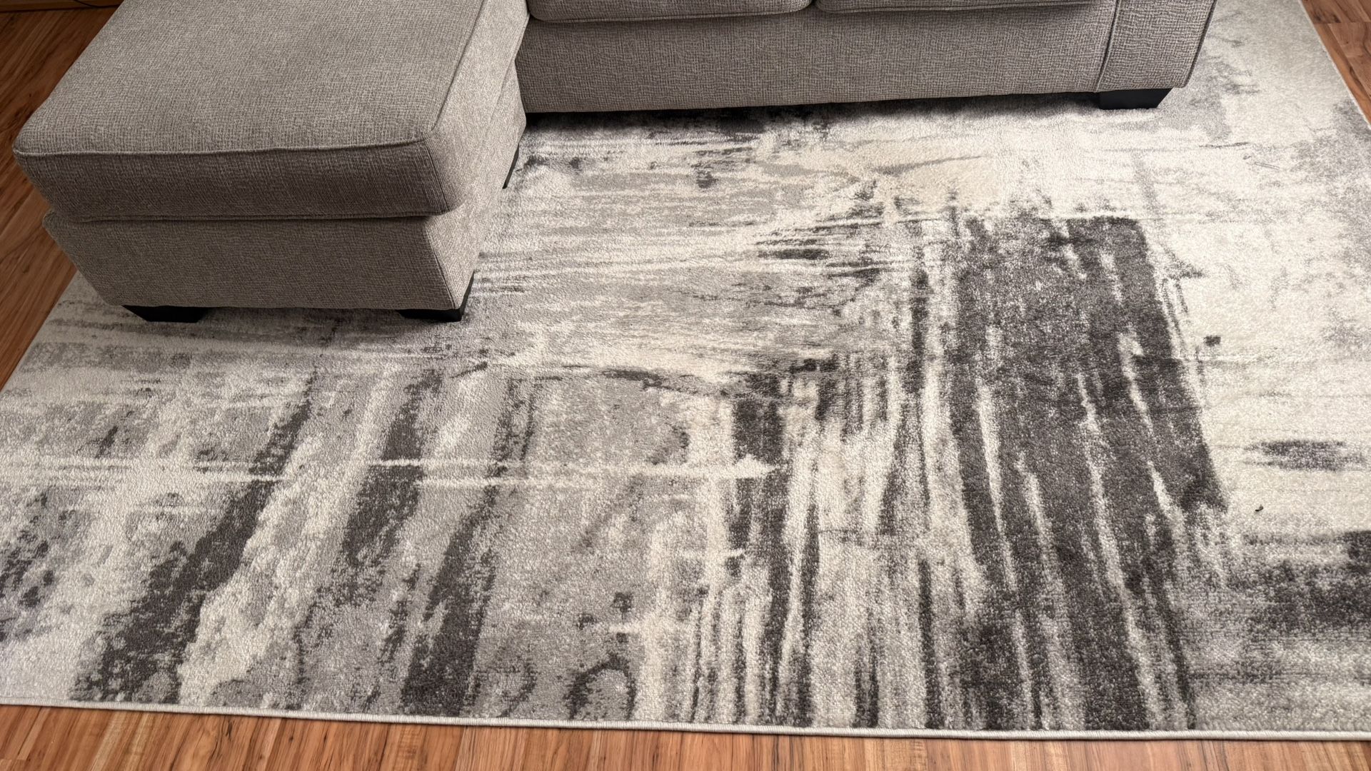 Gray/white/Dark Gray Living Room Rug