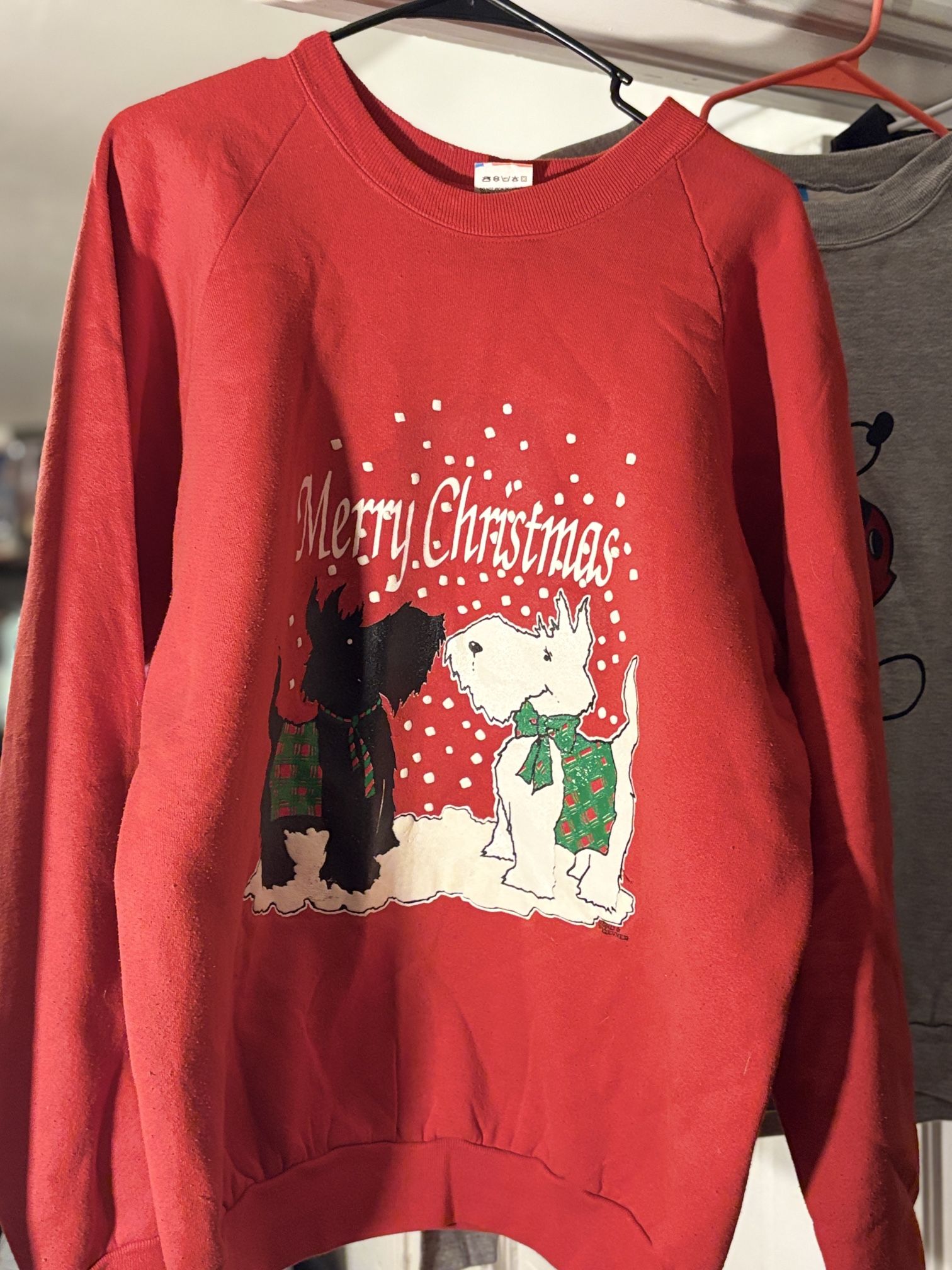 VINTAGE FRUIT OF THE LOOM/BASSETT WALKER DOG/XMAS SWEATER