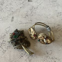 Old Fashioned Antique  Jewelry Pieces 